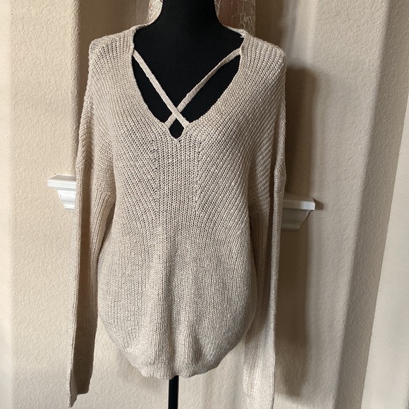 Essentials Sweater Size L - Picture 5 of 7